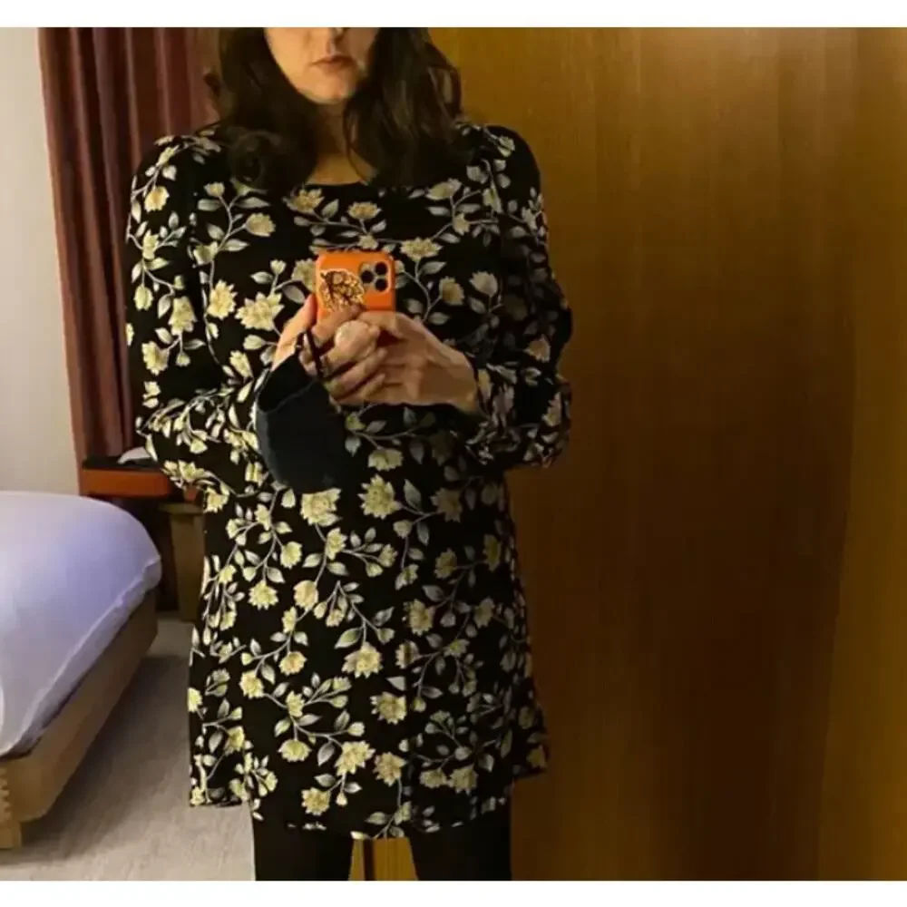 Flynn Skye Black Floral Mini Dress SMALL Work Career Long Sleeve Designer $172